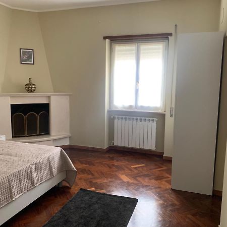 Vittoria Apartment Celano Bagian luar foto