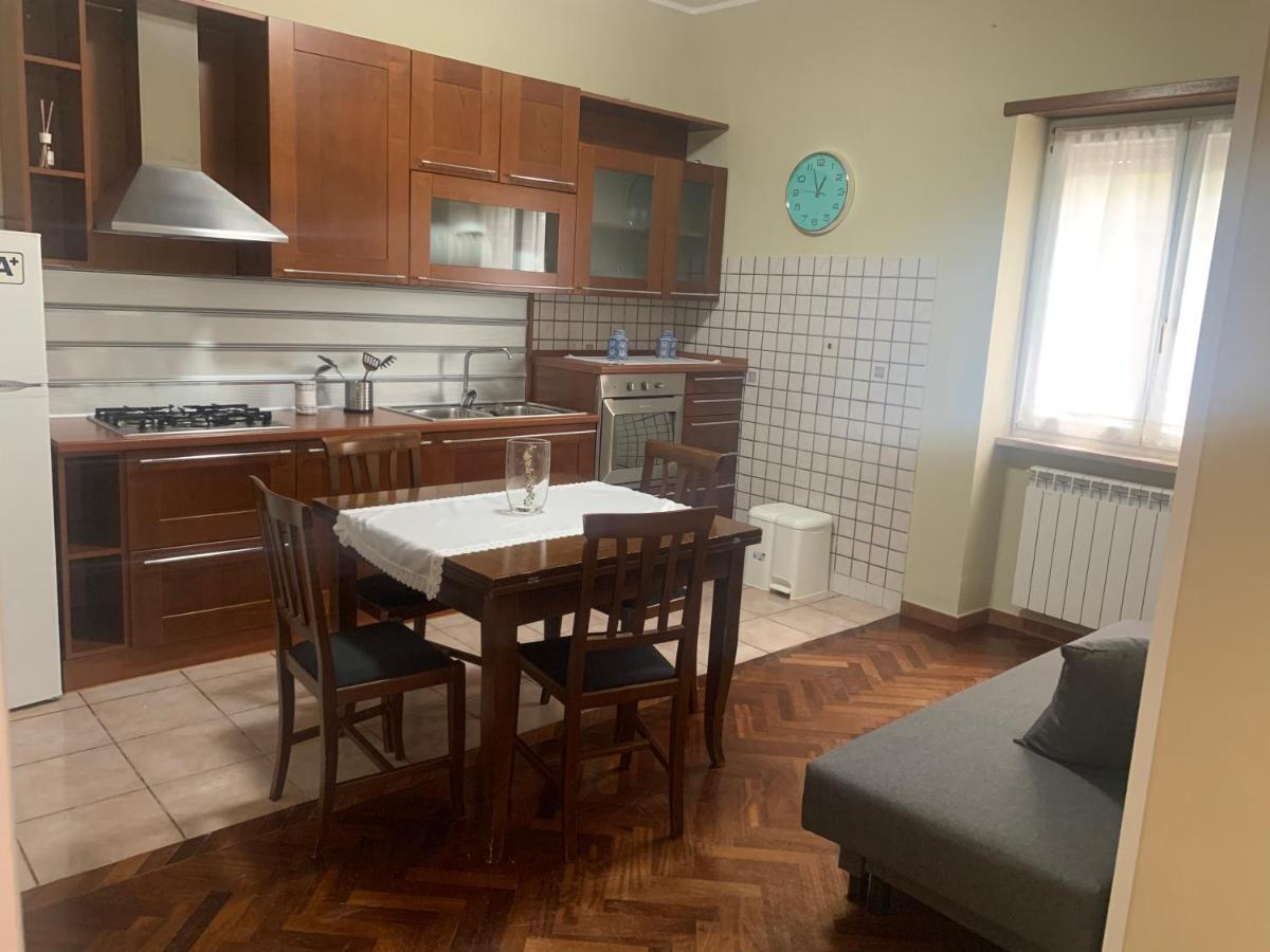 Vittoria Apartment Celano Bagian luar foto