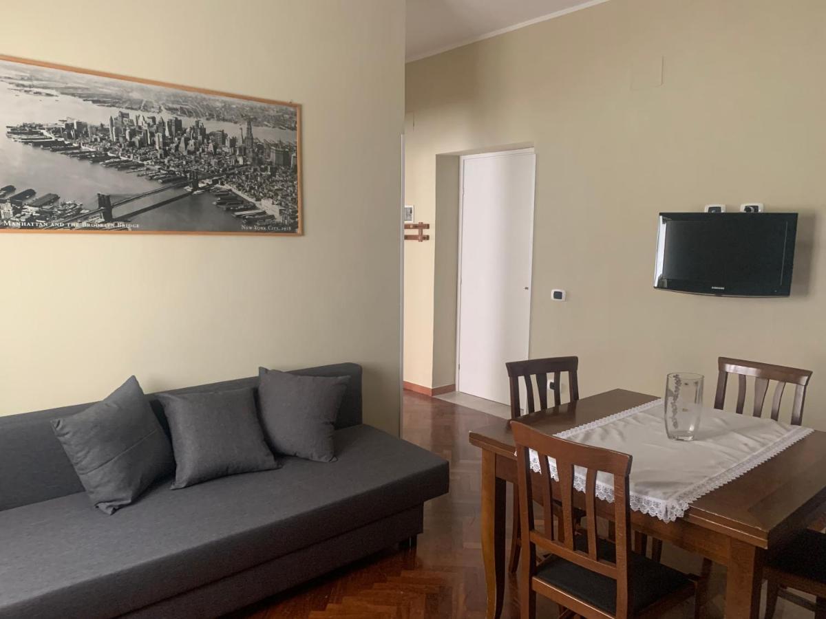 Vittoria Apartment Celano Bagian luar foto